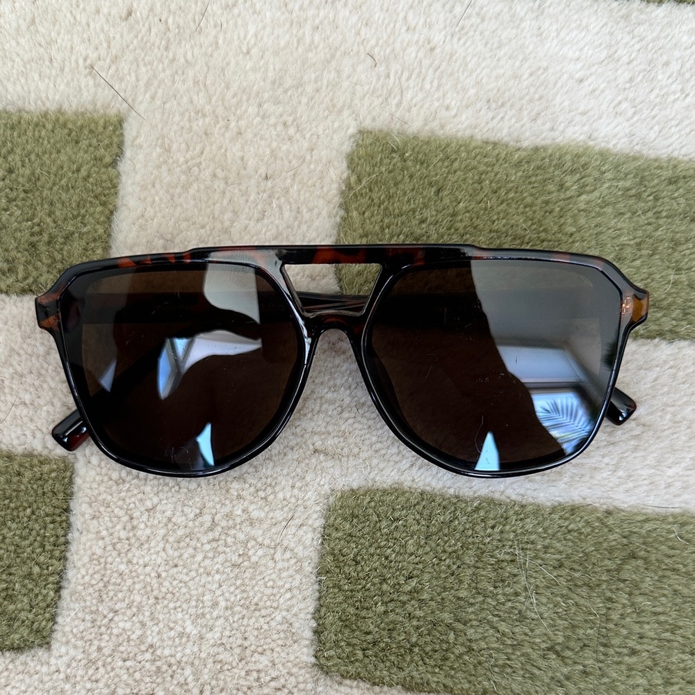 Urban Outfitters Tortoiseshell Sunglasses